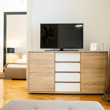 Apartman Venus - Opera Iv *